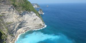 keindahan-pantai-sok-san-surga-tersembunyi-di-pulau-nusa-penida