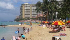 keindahan-pantai-waikiki-di-hawaii-yang-menakjubkan