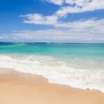 Pantai Caleta Cóndor: Keindahan Alam di Pantai Pasir Putih