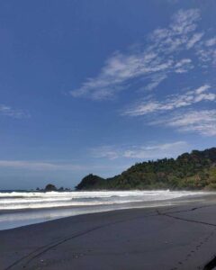 pantai-mamaia-pantai-populer-di-pantai-utara-laut-hitam