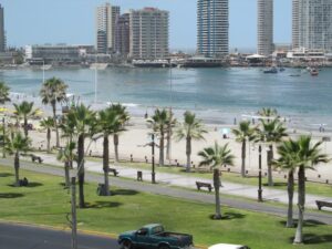 pantai-playa-cavancha-keindahan-dan-pesona-pantai-di-iquique