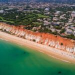 Pantai Praia da Falésia di Algarve: Keindahan Alam yang Menawan