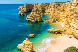 pantai-praia-da-marinha-keindahan-alam-di-algarve