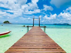 keindahan-alam-pantai-juara-di-pulau-tioman-malaysia