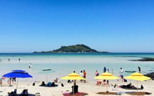 keindahan-pantai-hyeopjae-surga-tersembunyi-di-jeju