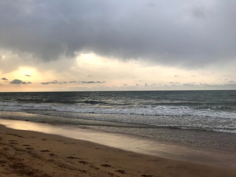 pantai-ain-diab-surga-pantai-yang-menawan-di-casablanca