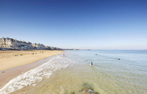pantai-plage-du-sillon-di-saint-malo-keindahan-alam-perancis