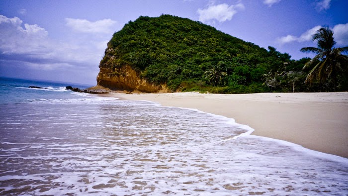 pantai-playa-varese-surga-pantai-yang-menawan-di-indonesia