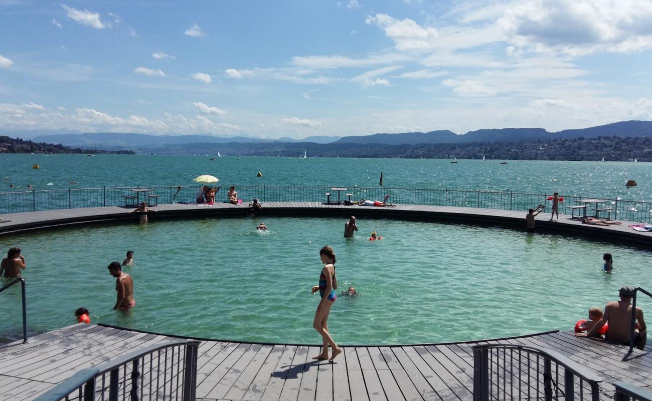 pantai-strandbad-tiefenbrunnen-tempat-bersantai-di-danau-zurich